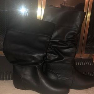 Black slouchy boots